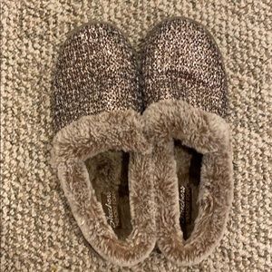 Memory foam slippers